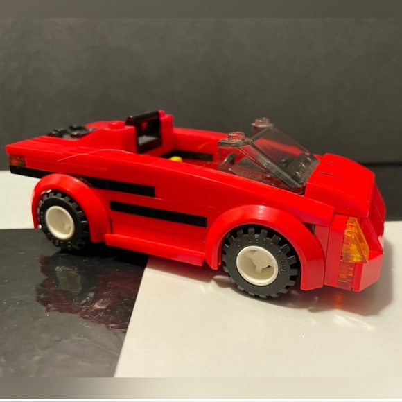 LEGO City:  High-speed Chase Getaway Car 6000 - Picture 1 of 5